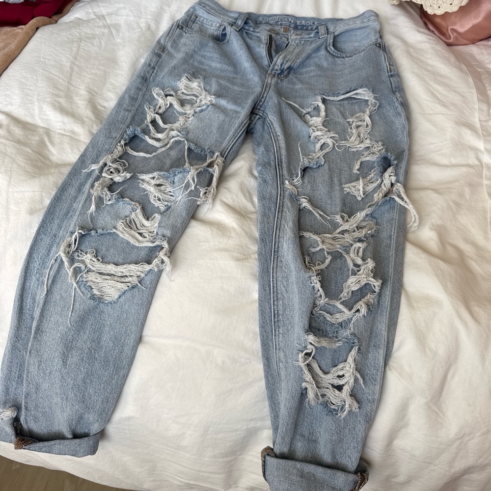 American Eagle Outfitters Light Wash Distressed Boyfriend Jeans